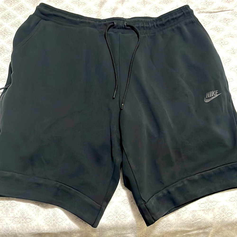 Nike Tech Shorts XL